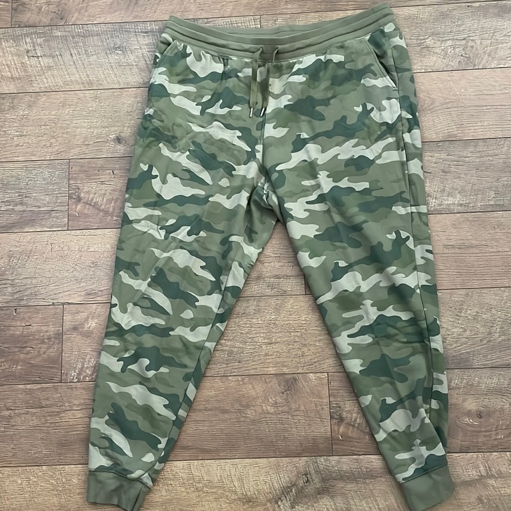 Old Navy Camouflage Joggers With Adjustable Waist